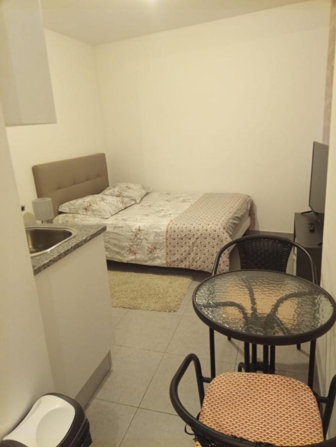 Studio A 300 M De La Gare De Mantes-La-Jolie Dış mekan fotoğraf
