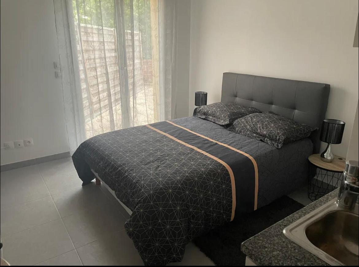 Studio A 300 M De La Gare De Mantes-La-Jolie Dış mekan fotoğraf