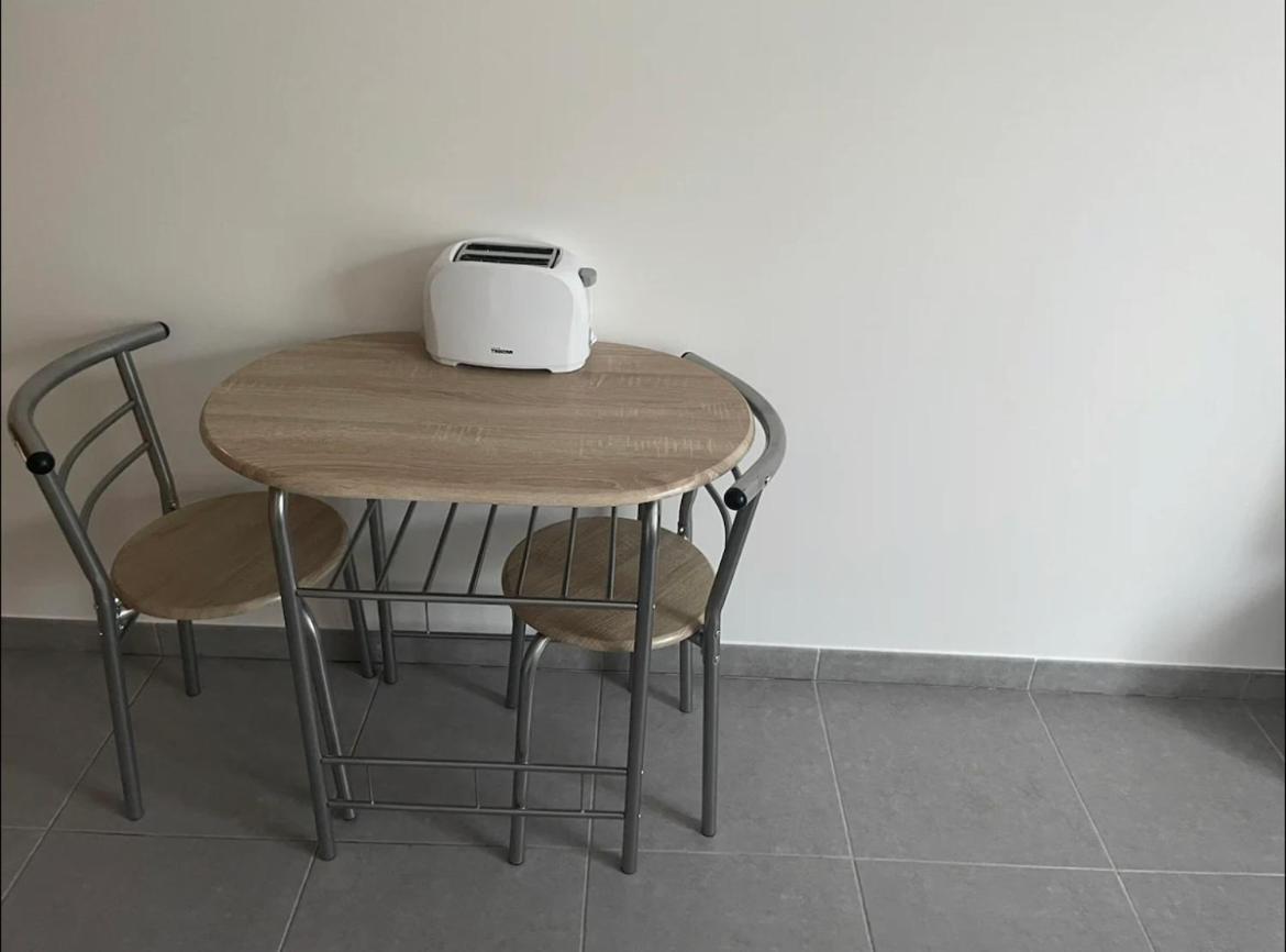 Studio A 300 M De La Gare De Mantes-La-Jolie Dış mekan fotoğraf
